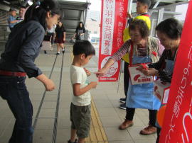 平成30年街頭募金_守谷駅04